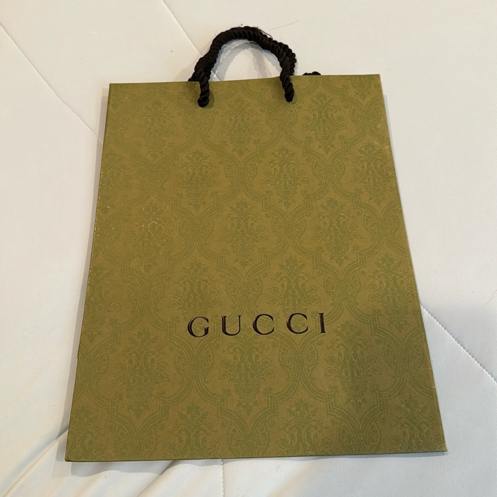 Gucci shopping bag